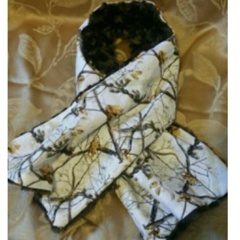 NEW HANDMADE REALTREE CAMO SCARF