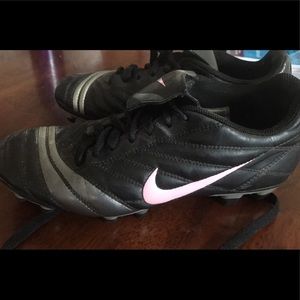 Soccer cleats 9 Nike