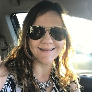 Meet your Posher, Melissa