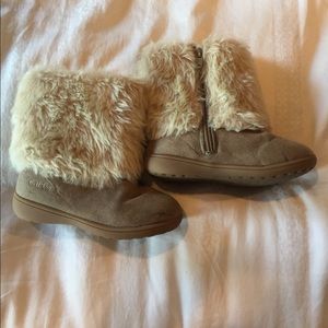 Girls size 10 Carter’s fur boots