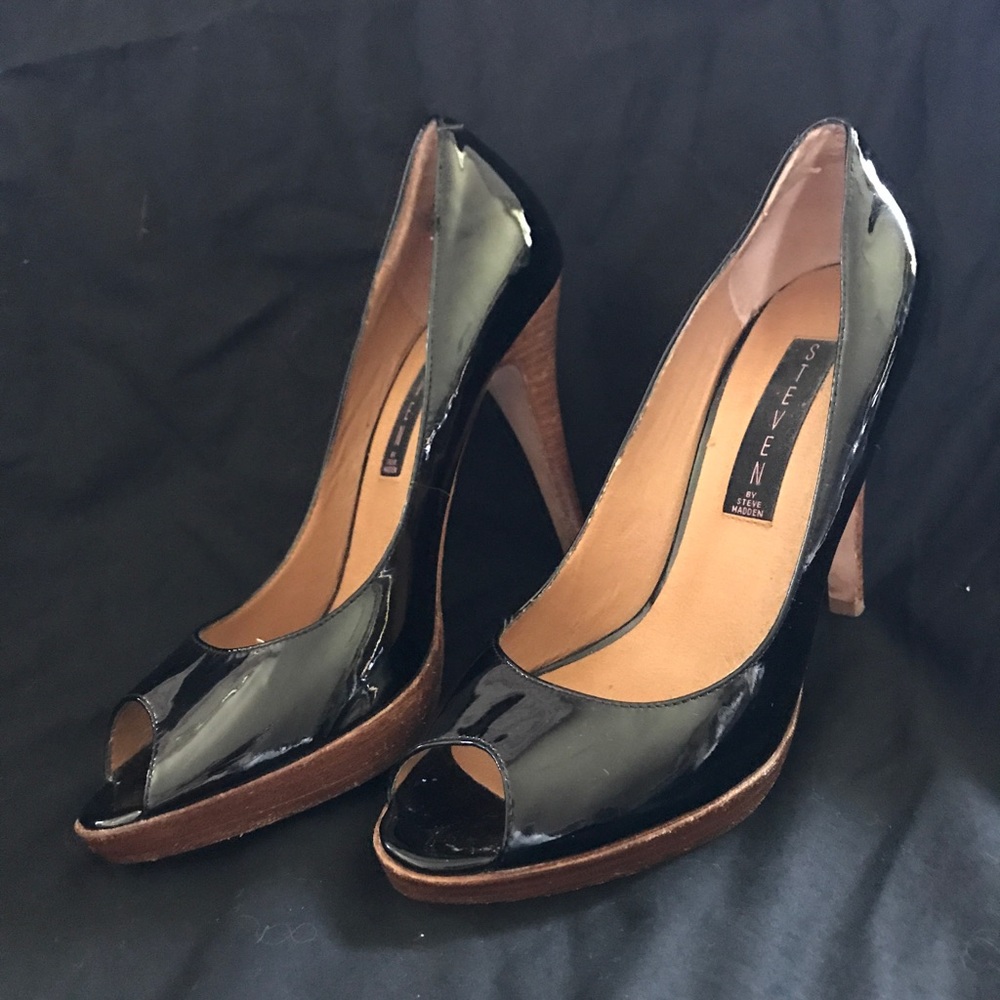 Steven by Steve Madden Peep Toe heels