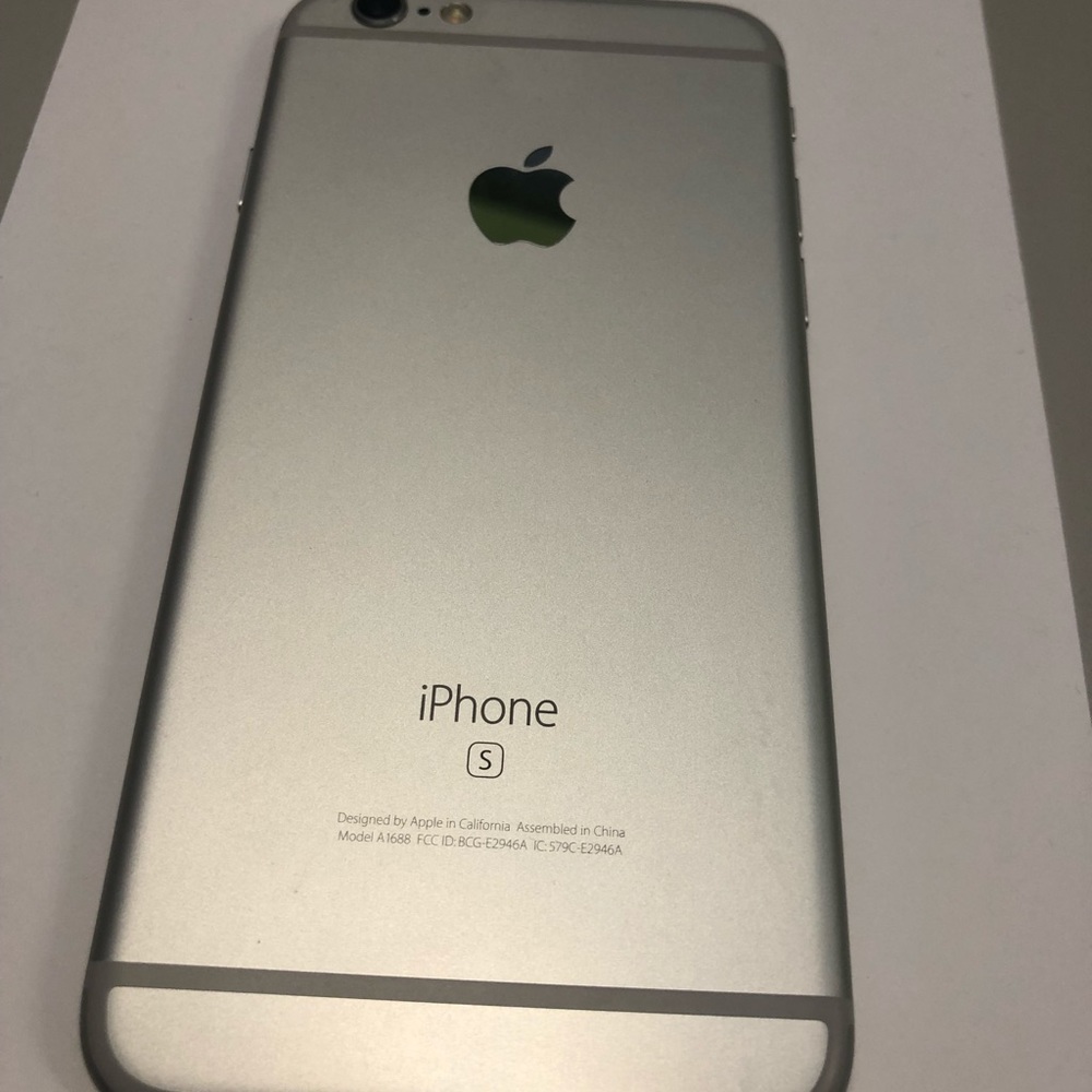 iPhone 6: 32g, good condition