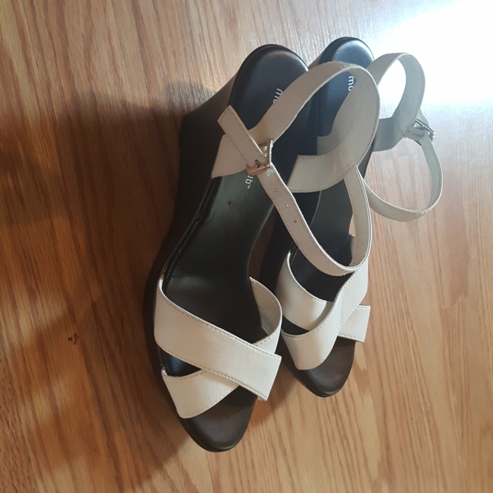 White/Black women shoes