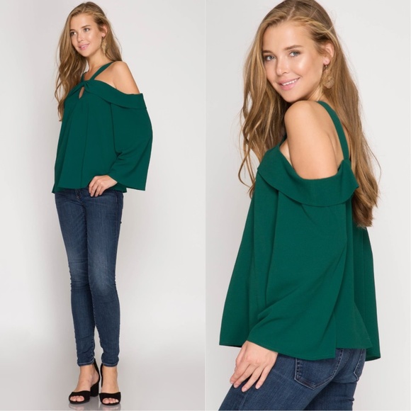 ❌SOLD OUT❌   💜HP 1/31💜 Green Cold Shoulder Top - Picture 3 of 3