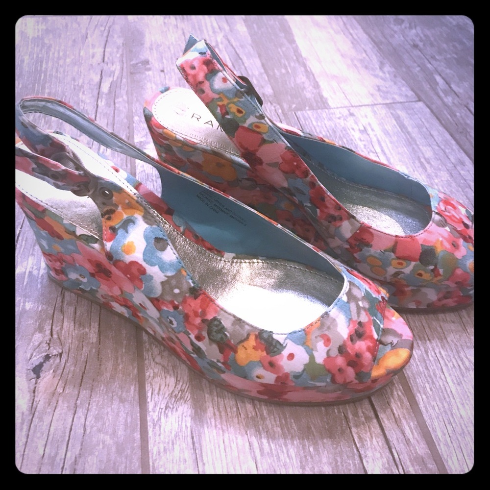 Peep toe Flower Print Wedge Sandals