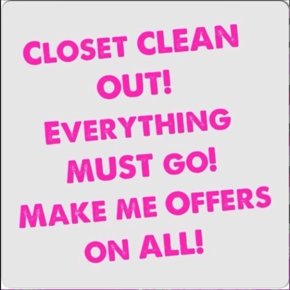 💥ACCEPTING ALL REASONABLE OFFERS💥🛍GO SHOPPING🛍