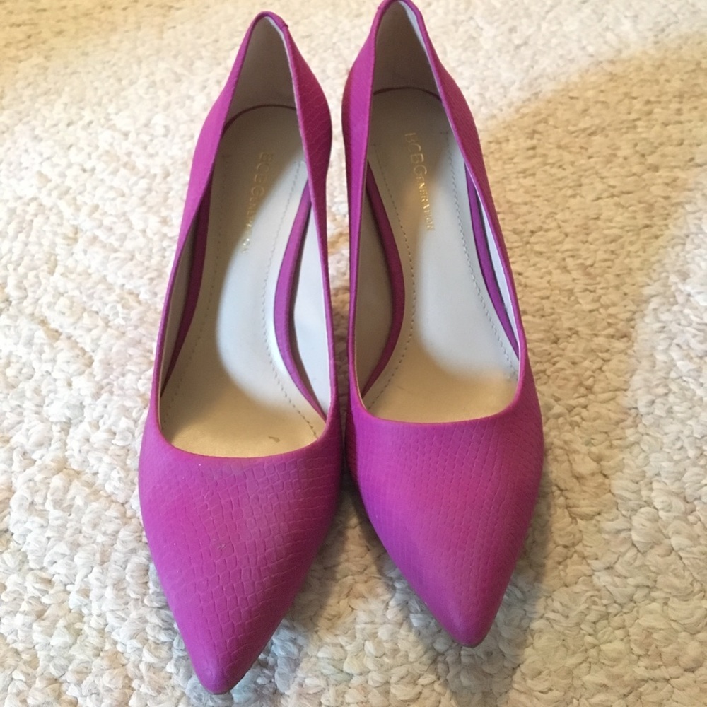 Fuchsia pointed toe stilettos