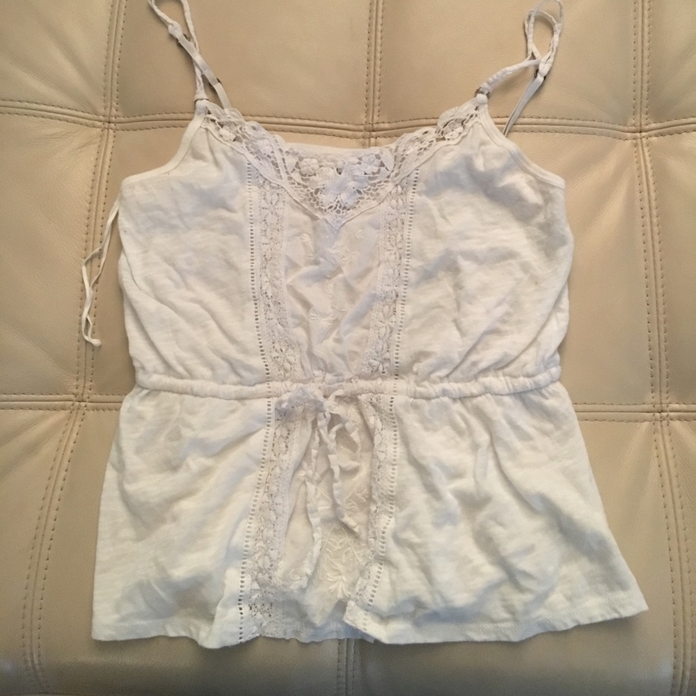 White pendulum tank