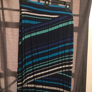 Long, 2 slit skirt