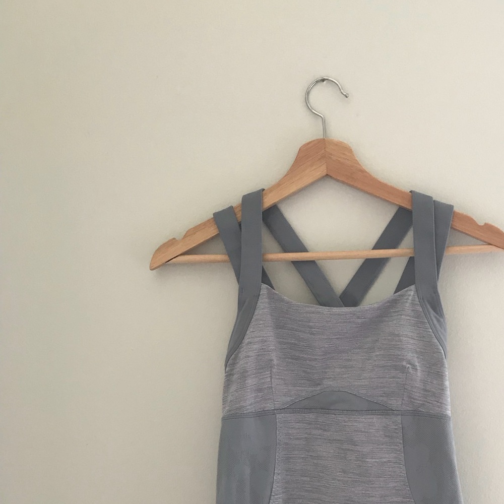 Lululemon grey workout tank top