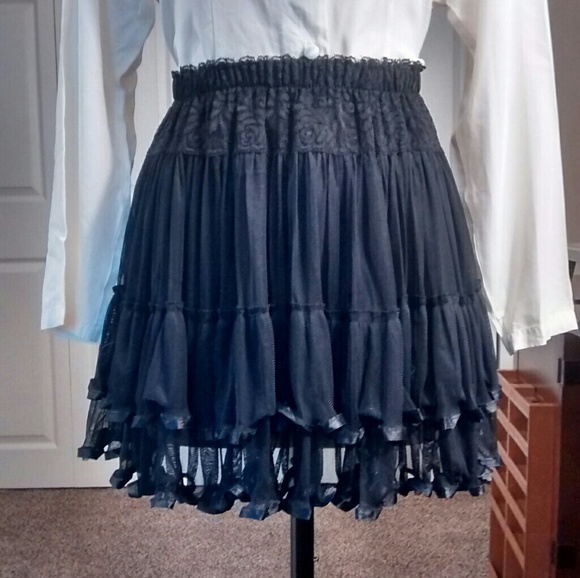 Size small black mesh mini skirt - Picture 1 of 5