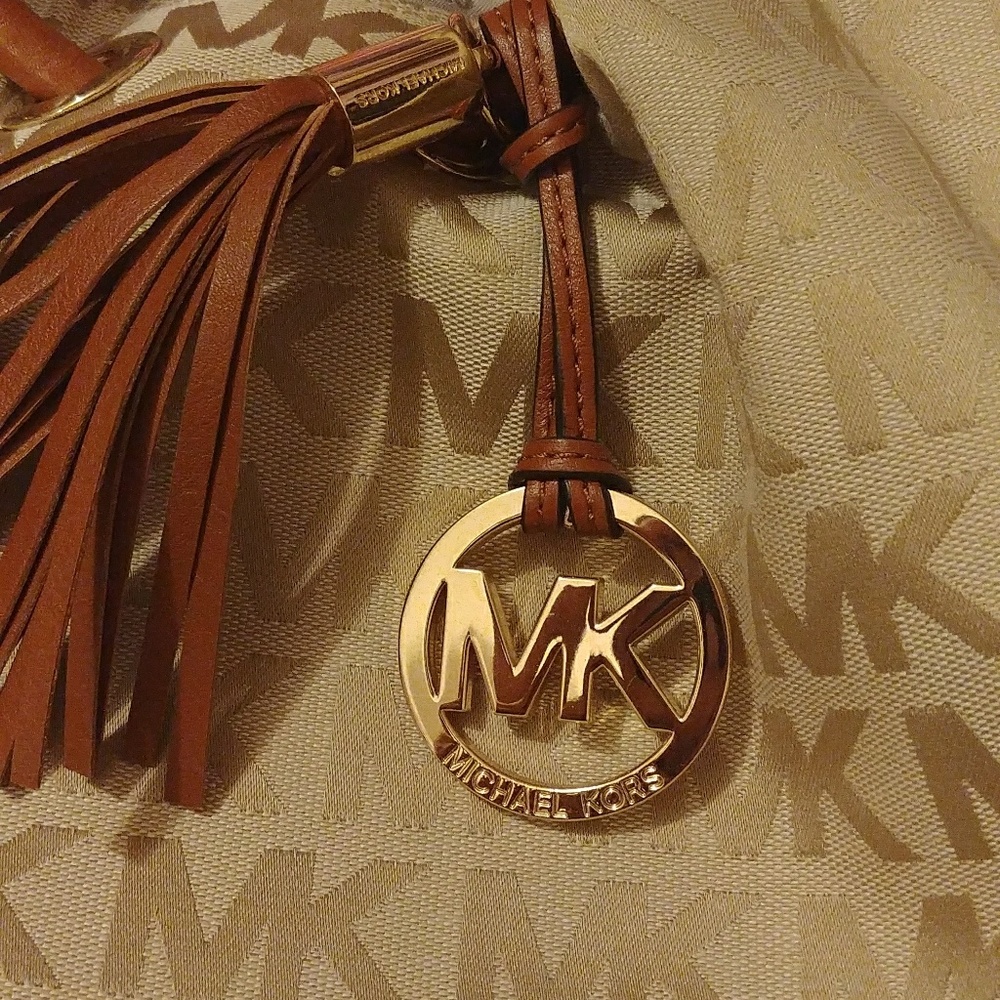 Michael Kors Ring Tote - Picture 3 of 7