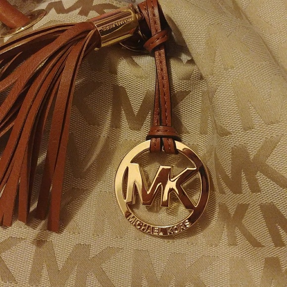 Michael Kors Ring Tote - Picture 3 of 7