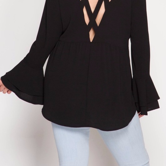 ❤️❤️Raquella Black Crisscross Top❤️❤️ - Picture 3 of 4