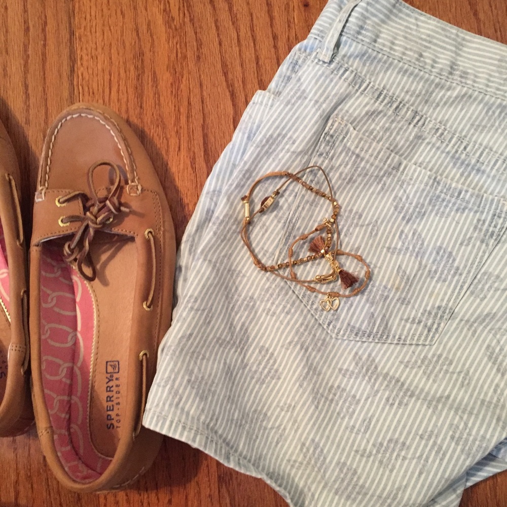 🎈Old Navy Floral Boyfriend Shorts