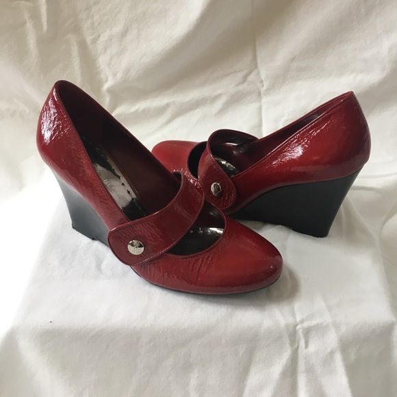 BCBG wedges - Picture 2 of 4