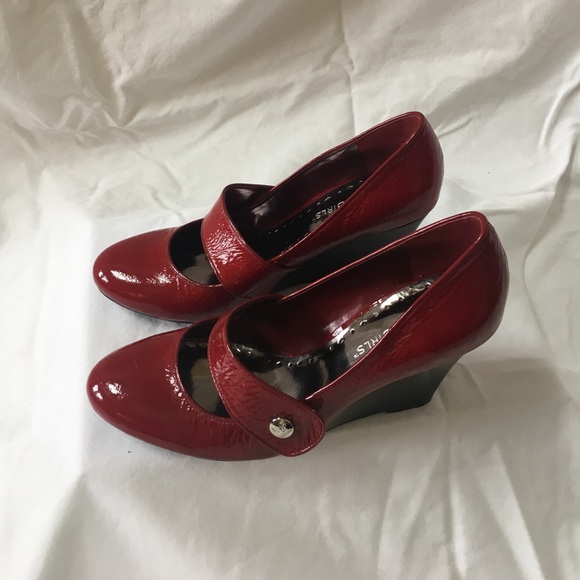 BCBG wedges - Picture 4 of 4