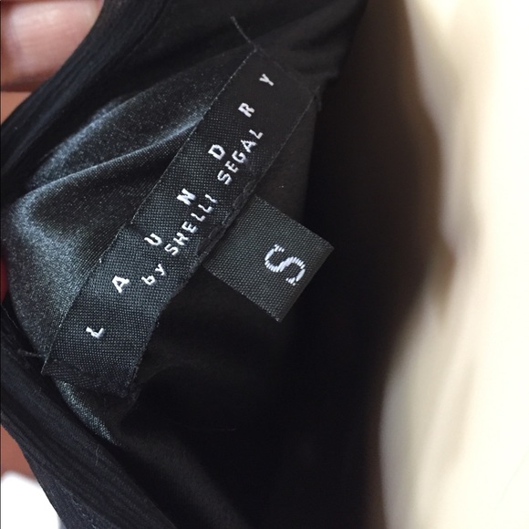 Black of the shoulder black blouse - Picture 6 of 8