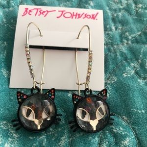 BETSEY JOHNSON CAT EARRINGS