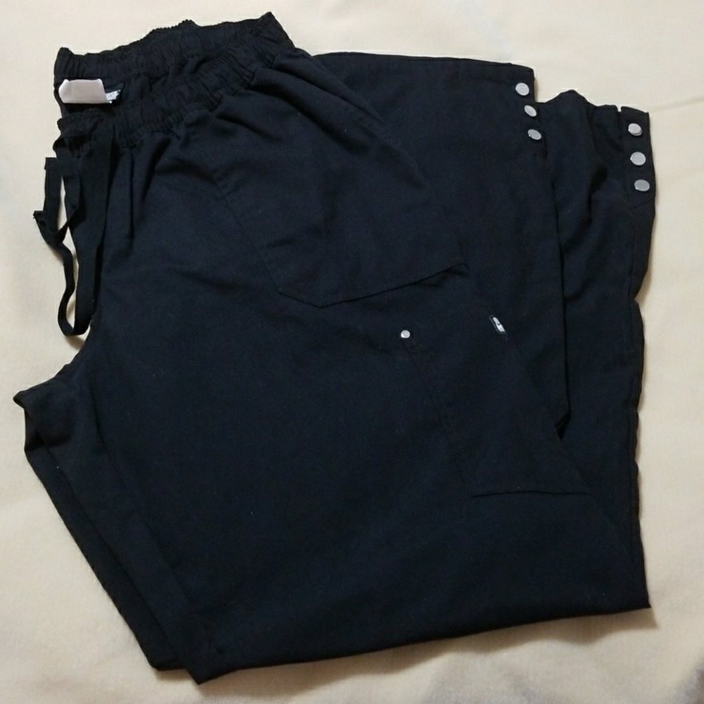 NWOT Butter Soft Scrub pants black L