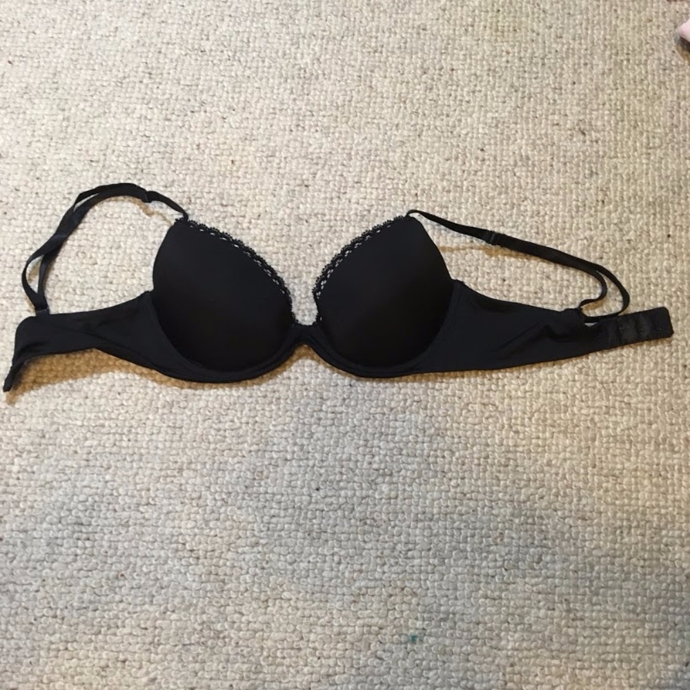 Calvin Klein Women's Seductive Comfort Demi - 30D