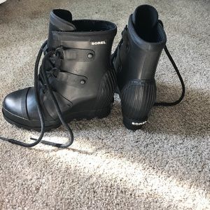 Sorel Joan of Arctic rain boots