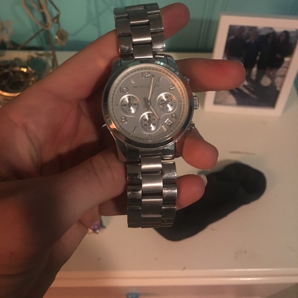 MICHAEL KORS
Oversize Bradshaw Silver-Tone Watch