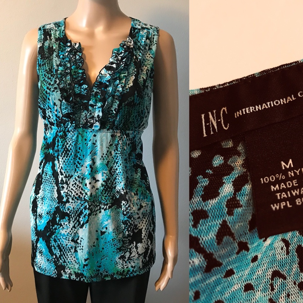 iNC top sleeveless v neckline
