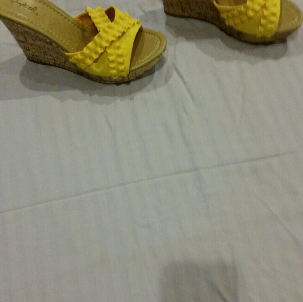 Shoes - Picture 5 of 5