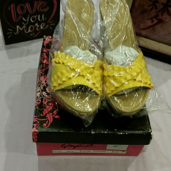 Shoes - Picture 3 of 5