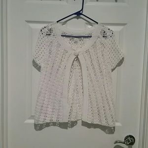 Beautiful white crocheted M short sleeve cardigan