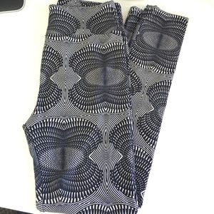 Lularoe OS Black & White Geometric Leggings