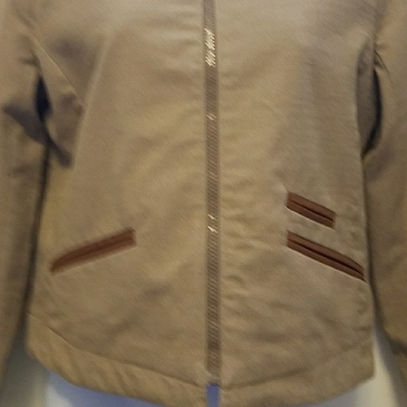 Blazer - Picture 2 of 6