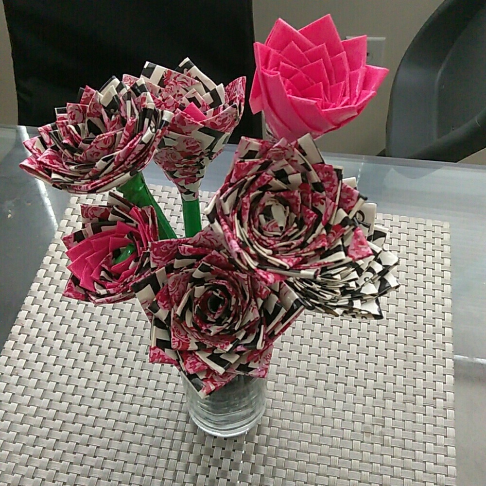 Reusable flower pens. Set of six(6). No vase.