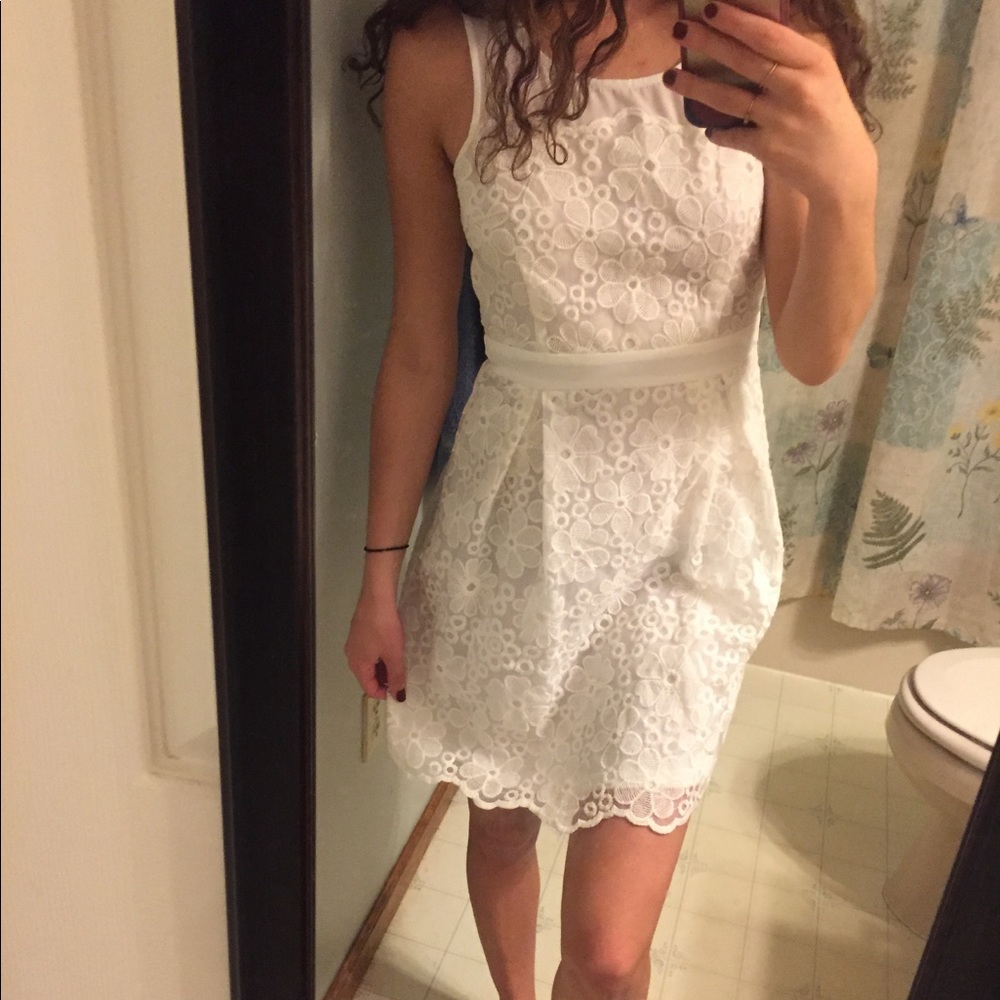 NWOT Lacey White Floral Summer Dress