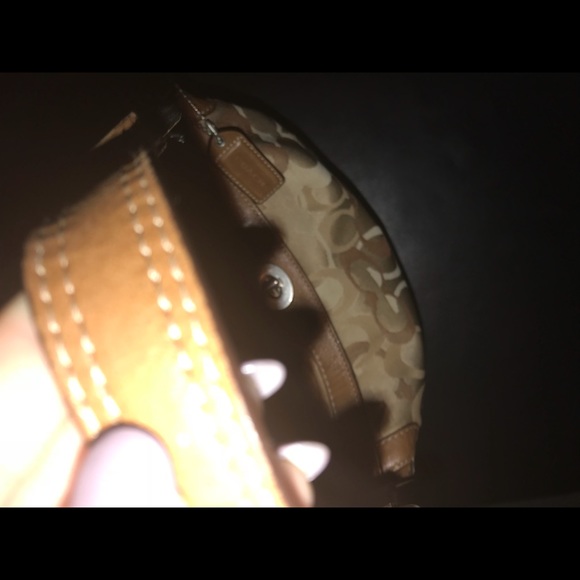 Tan and cream baguette coach handbag - Picture 7 of 8