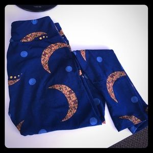 Lularoe OS Leggings Navy with Moons & Polka Dots