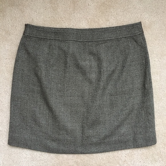 NWT* Banana Republic Wool Skirt - Picture 2 of 5