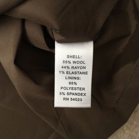 NWT* Banana Republic Wool Skirt - Picture 5 of 5