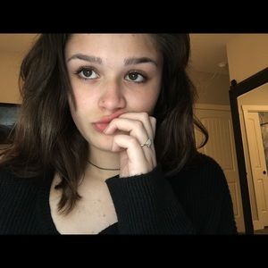 Meet your Posher, Mia