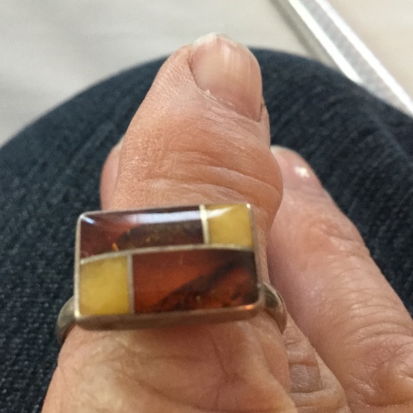 Sterling and amber ring, 8.5 - Picture 2 of 3