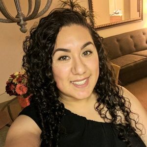 Meet your Posher, Gloria