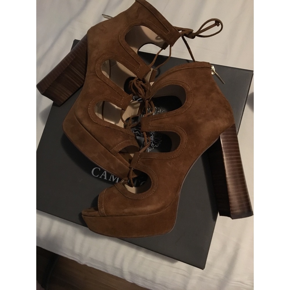 Vince camuto suede heels size 8 with box