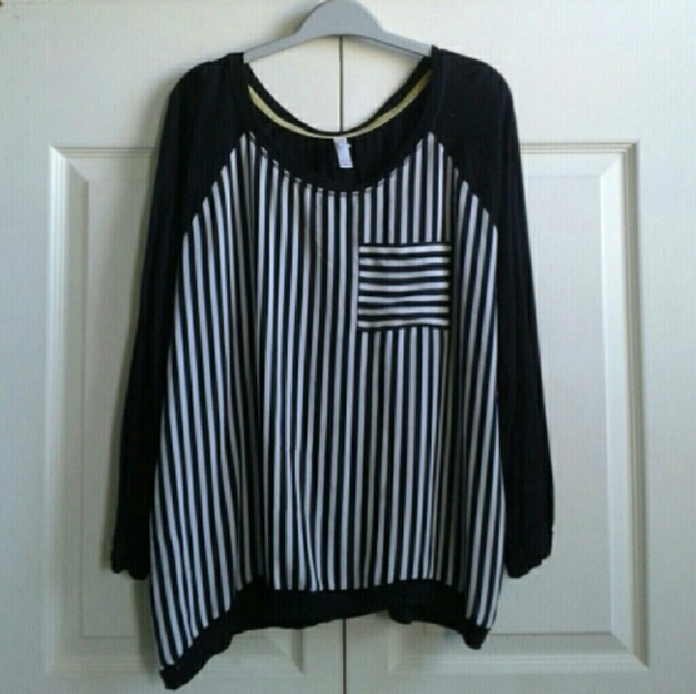 Striped Shirt (PRICE FIRM UNLESS BUNDLE)
