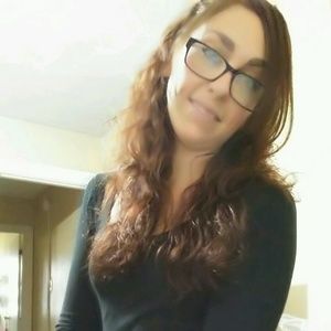 Meet your Posher, Alicia