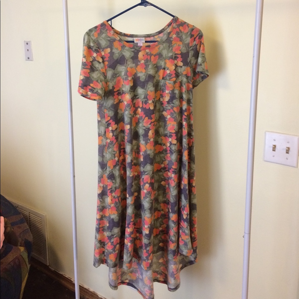 Lularoe floral Carly