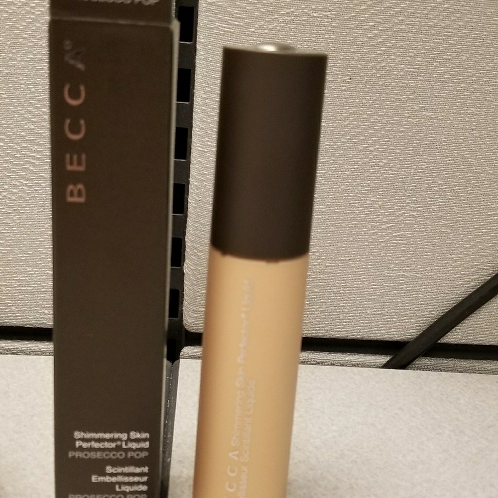 Becca Prosecco Pop Shimmering Skin Perfecter