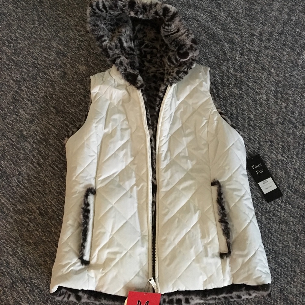 White vest w faux fur lining