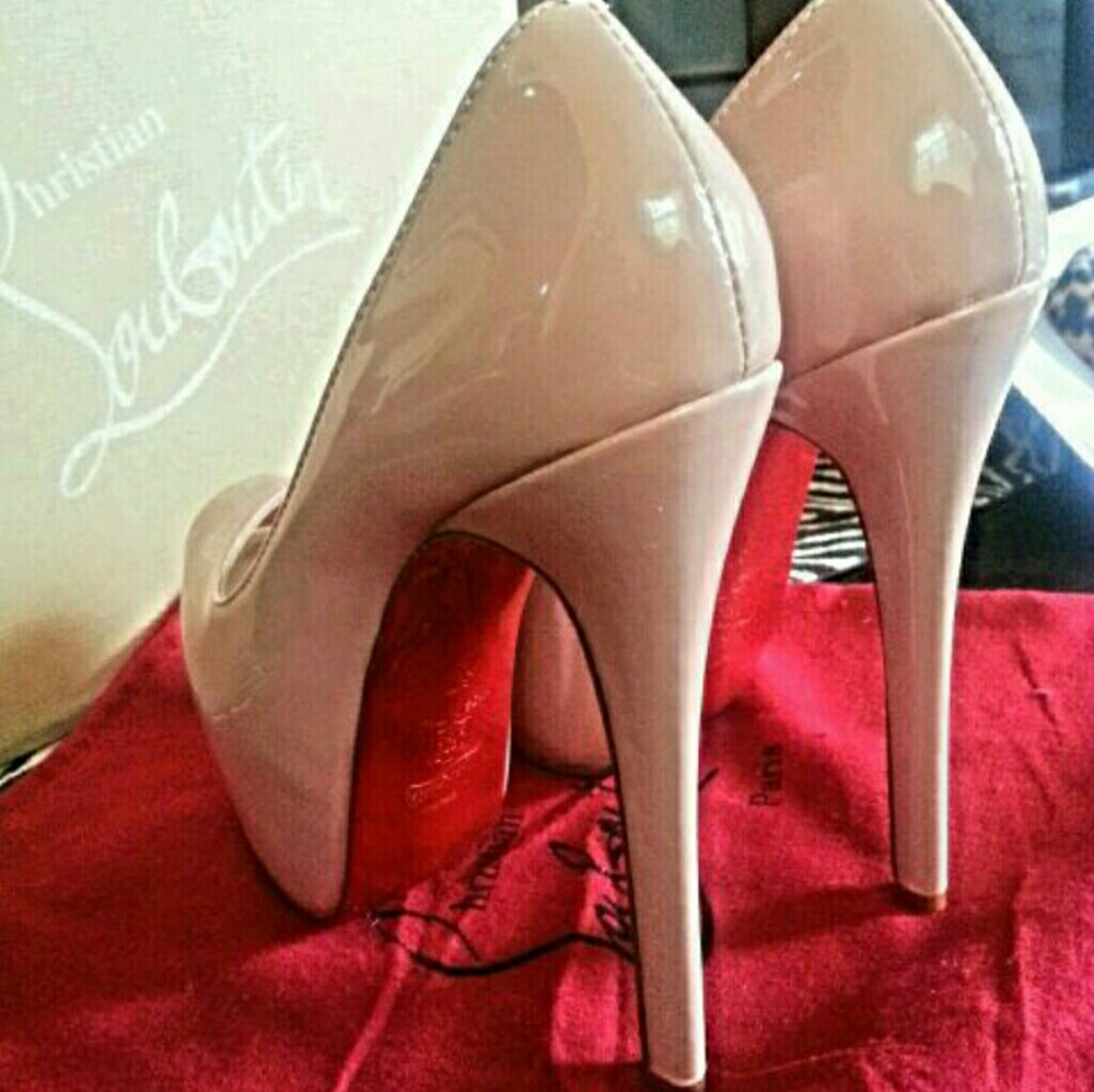 LAST PAIR NIB Blush Nude Platform Pumps