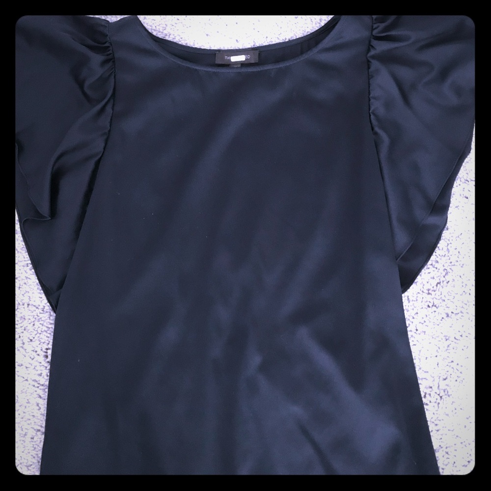 Silky black top